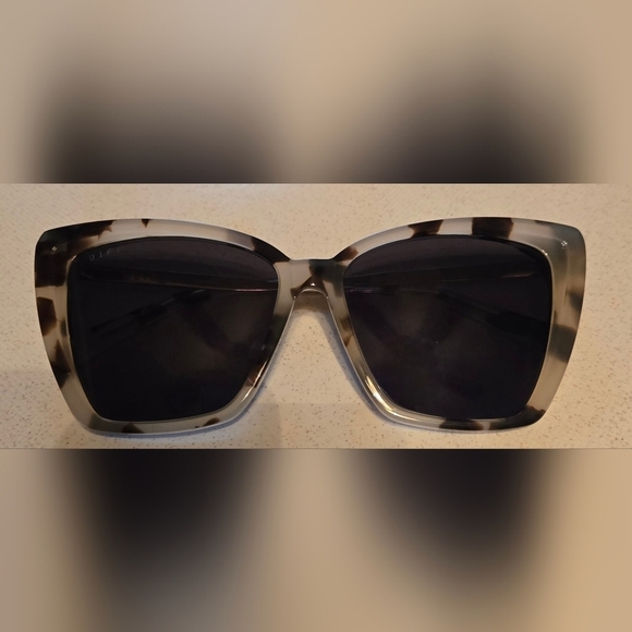 NWT | Diff Eyewear | Becky II | Tortoise Shell Polarized Cat-Eye Sunglasses - Picture 13 of 15